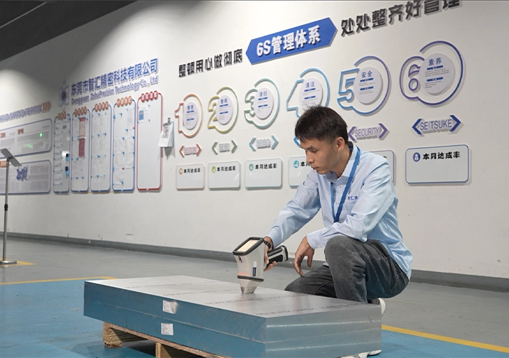 HITACHI X-MET8000 Handheld Material Analyzer